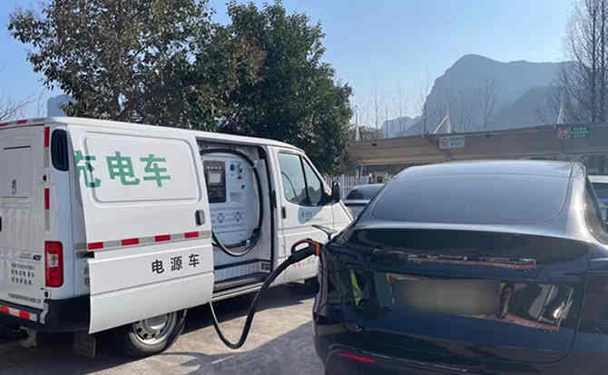 新郑汽车搭电